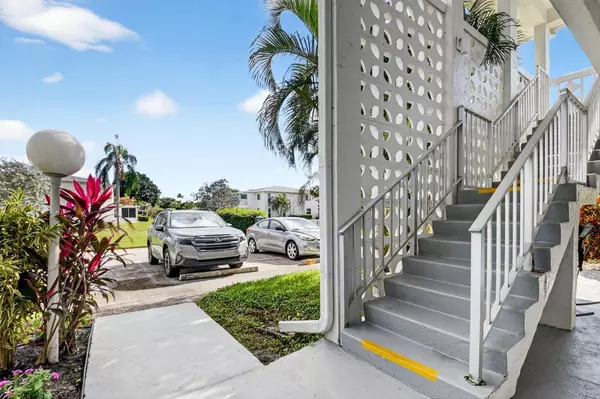 Delray Beach, FL 33445,1411 SW 27th AVE 201