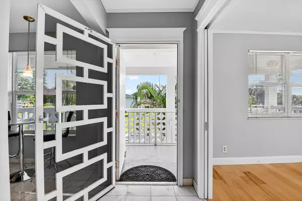 Delray Beach, FL 33445,1411 SW 27th AVE 201