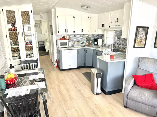 Pompano Beach, FL 33064,875 NE 48 Th 352