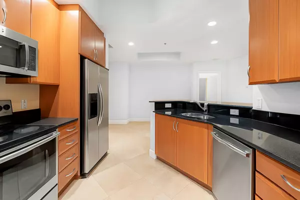 West Palm Beach, FL 33401,701 S Olive AVE 1212