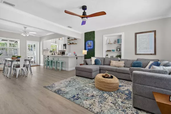 111 SW 3rd CT, Boynton Beach, FL 33435