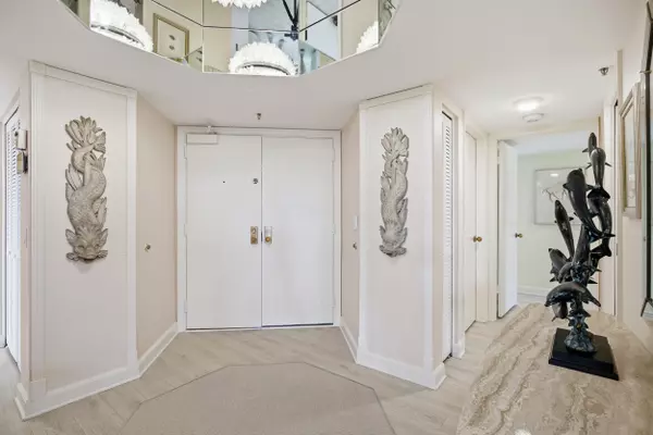 50 Beach RD 203, Tequesta, FL 33469