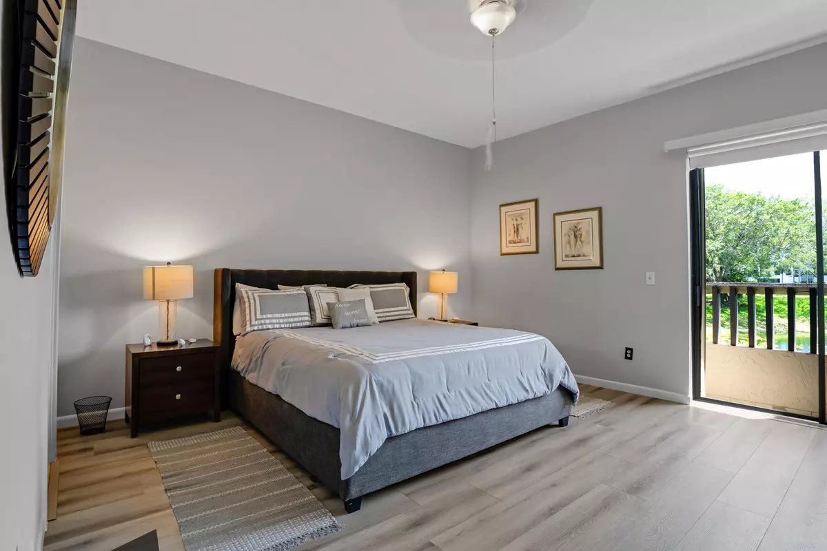 Boca Raton, FL 33433,7472 La Paz BLVD 102