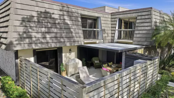 1001 10th TER, Palm Beach Gardens, FL 33418