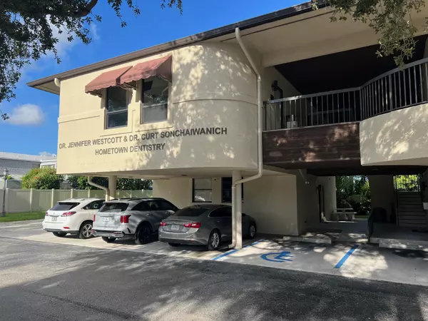 10625 N Military TRL 101, Palm Beach Gardens, FL 33410