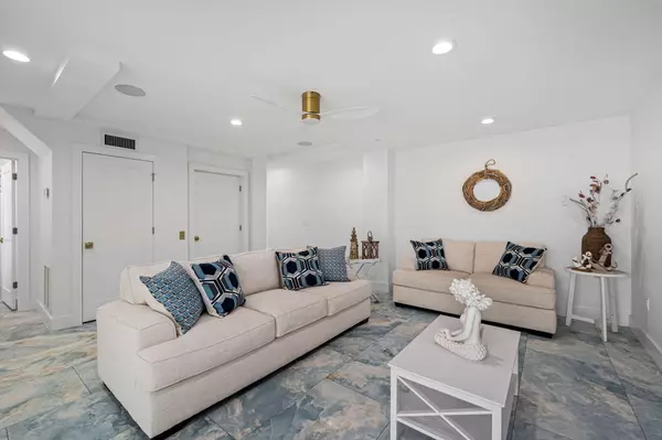 Fort Pierce, FL 34949,527 Coral Sands WAY