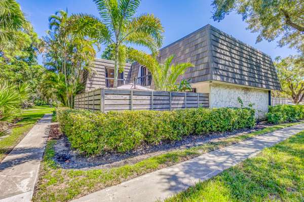 1209 12th TER 1209, Palm Beach Gardens, FL 33418