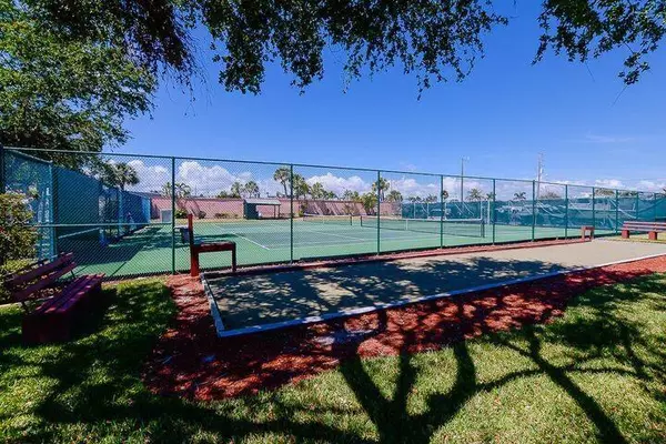 Fort Pierce, FL 34949,1200 Colonnades DR 202