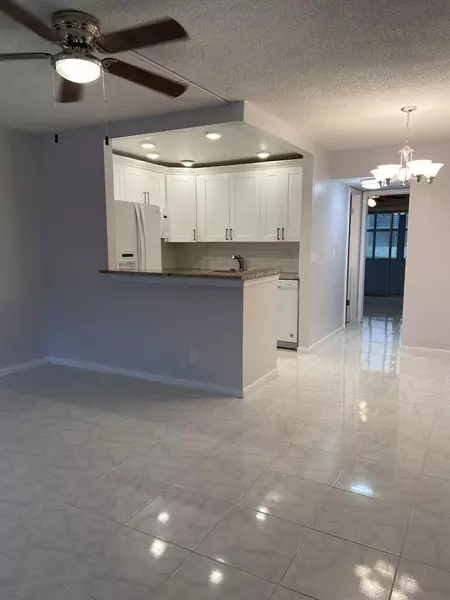 399 Sheffield Q, West Palm Beach, FL 33417