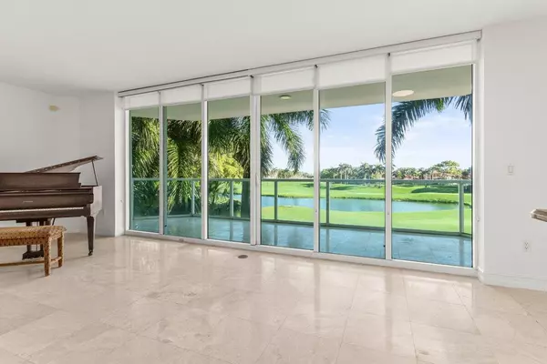 Boca Raton, FL 33432,550 SE Mizner BLVD B204