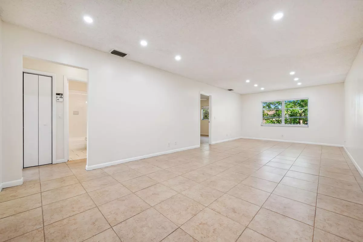 North Palm Beach, FL 33408,308 Southwind CT 6