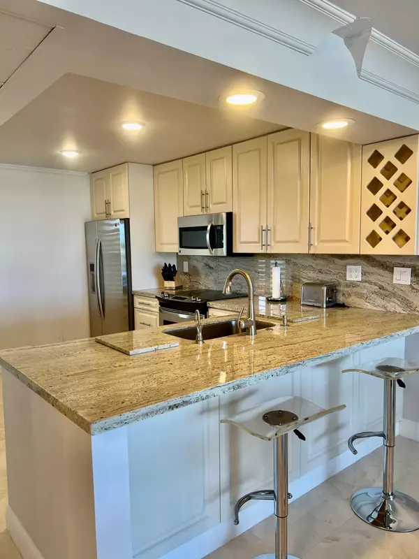 6 Royal Palm WAY 607, Boca Raton, FL 33432