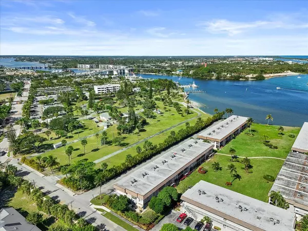 Jupiter, FL 33477,755 Saturn ST H101