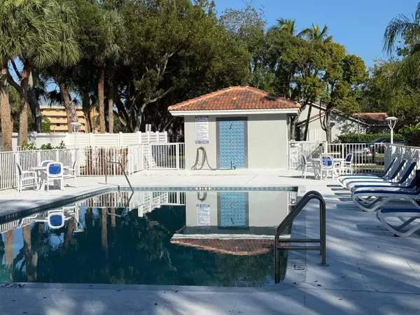 Boca Raton, FL 33487,5180 Sabal Gardens LN 4