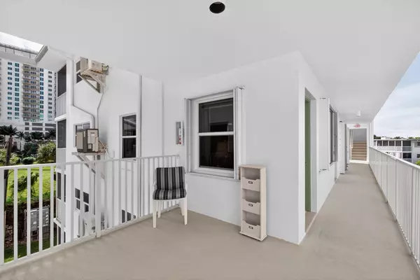 Singer Island, FL 33404,3600 N Ocean DR 322