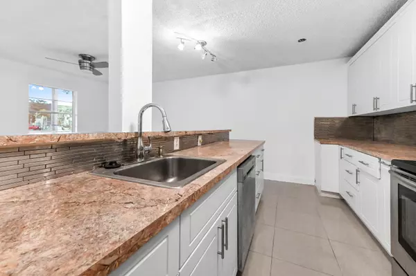 Tamarac, FL 33319,5190 E Sabal Palm BLVD 104