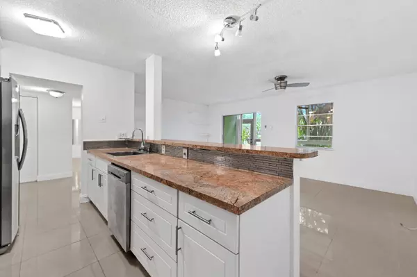 Tamarac, FL 33319,5190 E Sabal Palm BLVD 104