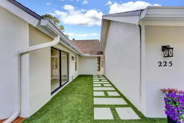 Wellington, FL 33414,225 Sulky WAY