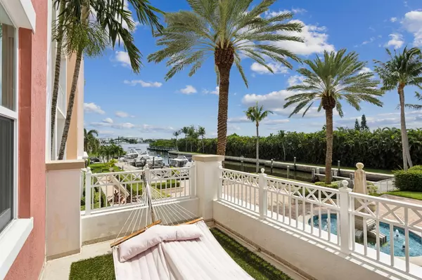 806 E Windward WAY 217, Lantana, FL 33462