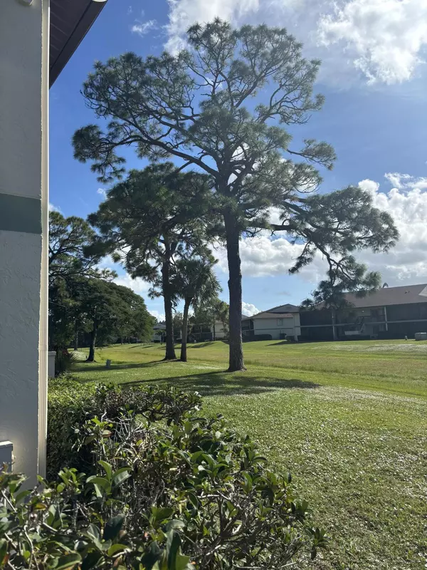 Jupiter, FL 33458,6447 Chasewood DR C