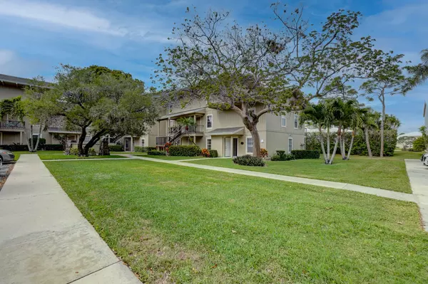 Jupiter, FL 33469,18350 SE Wood Haven LN J