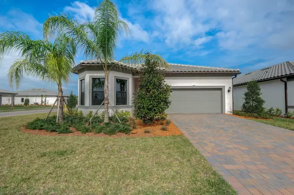 837 SE Courances DR, Port Saint Lucie, FL 34984