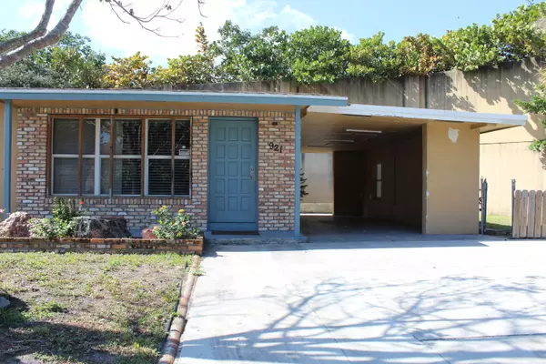 Lake Worth Beach, FL 33460,921 N Pine TER