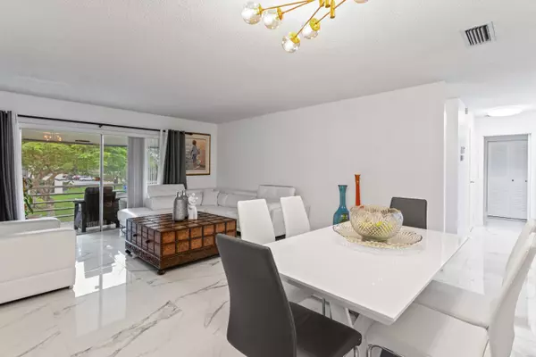 Margate, FL 33063,335 W Laurel DR 8m