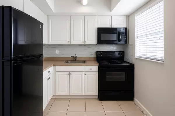 665 Glouchester ST 14, Boca Raton, FL 33487