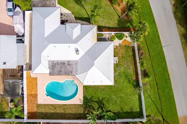 Port Saint Lucie, FL 34984,798 SE Thanksgiving AVE