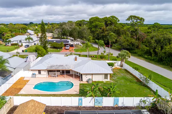 Port Saint Lucie, FL 34984,798 SE Thanksgiving AVE