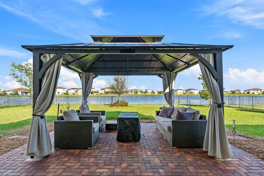 7519 NW Deysbrook LN, Port Saint Lucie, FL 34987