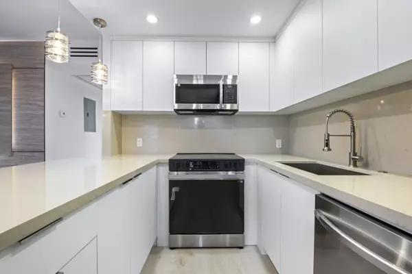 Deerfield Beach, FL 33442,3076 Newport Q 3076