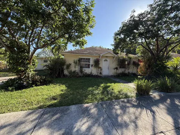 716 S Pine ST, Lake Worth Beach, FL 33460
