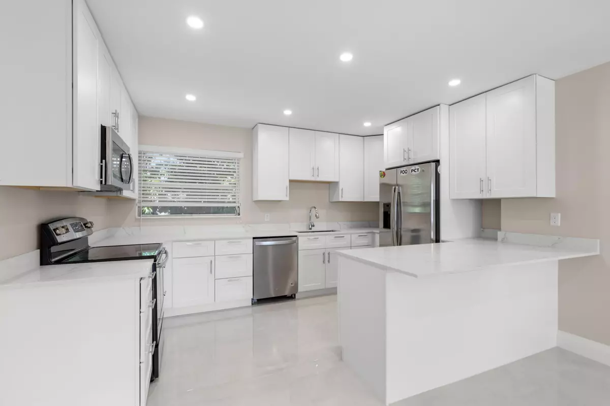 Boynton Beach, FL 33435,301 SE 12th AVE #6