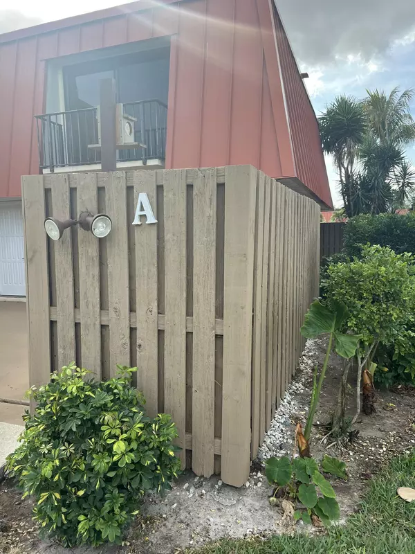 3310 S Meridian WAY A, Palm Beach Gardens, FL 33410