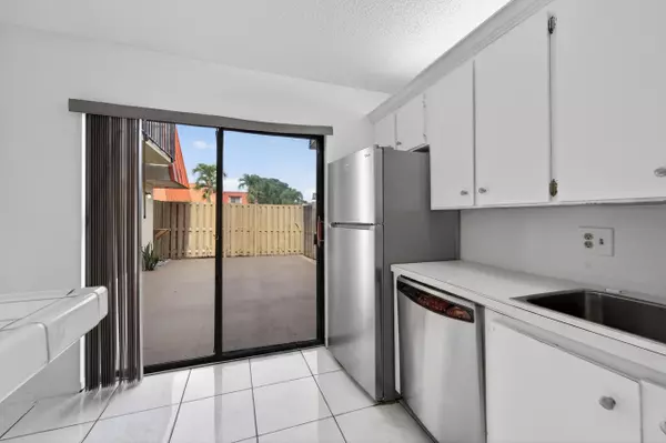 Palm Beach Gardens, FL 33410,3310 S Meridian WAY A