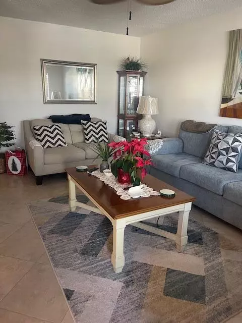 34 Hastings C 34, West Palm Beach, FL 33417