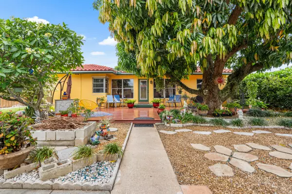 Lake Worth Beach, FL 33461,1802 Lake Osborne DR