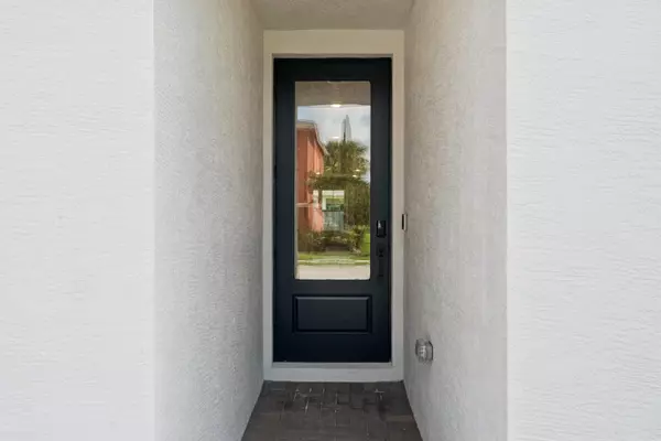 Fort Pierce, FL 34945,9744 Apollo AVE 1