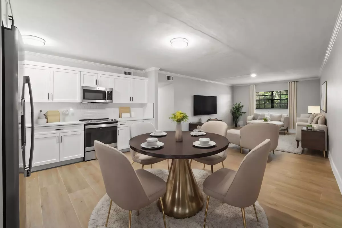 North Palm Beach, FL 33408,324 Southwind DR 15