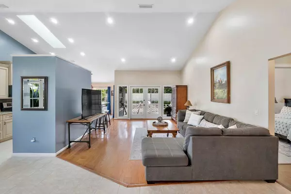 Wellington, FL 33414,364 Park Forest WAY