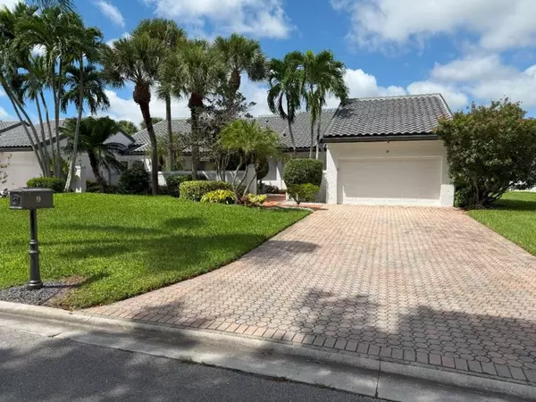 9 Windsor LN, Boynton Beach, FL 33436