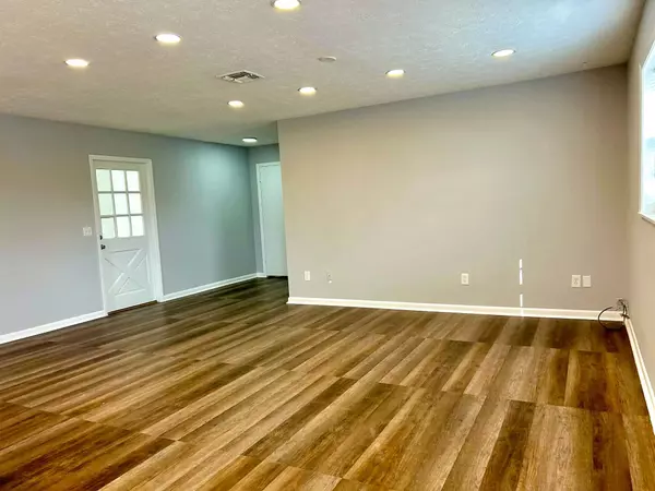 Clewiston, FL 33440,341 Central AVE 1