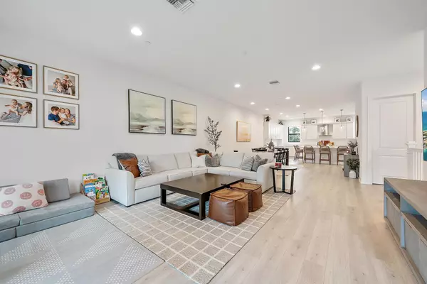 Palm Beach Gardens, FL 33418,12514 Gross Pointe DR