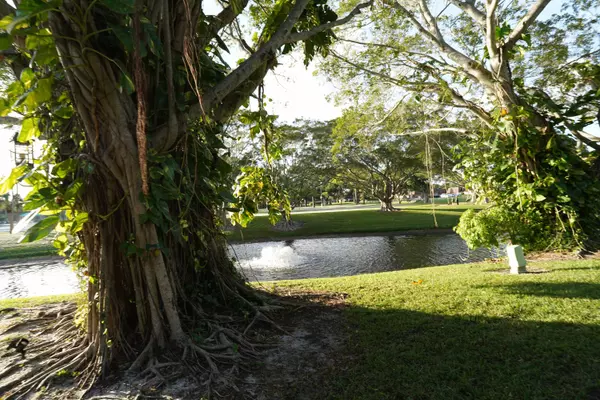 Palm Beach Gardens, FL 33418,2427 24th LN