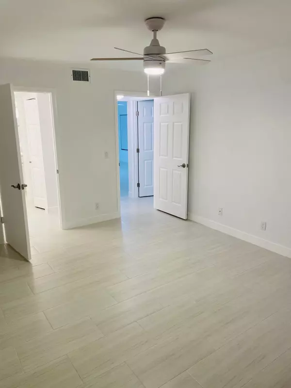 Greenacres, FL 33463,3561 Pine Needle DR C-1