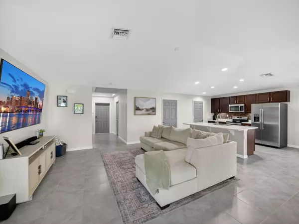 Port Saint Lucie, FL 34953,1633 SW Diamond ST