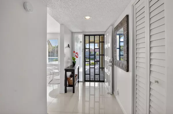 Boynton Beach, FL 33437,5673 Fairway Park DR 202