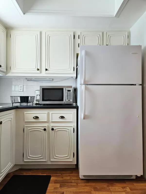 West Palm Beach, FL 33415,2572 E E Emory DR I